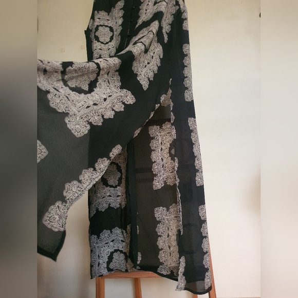 Natori II boho cover-up - Picture 4 of 5